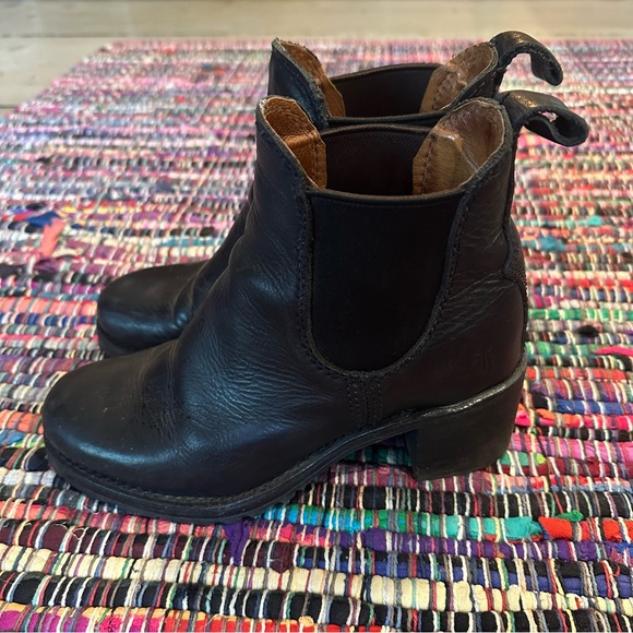 Frye Leather Boots 7 - Picture 5 of 5